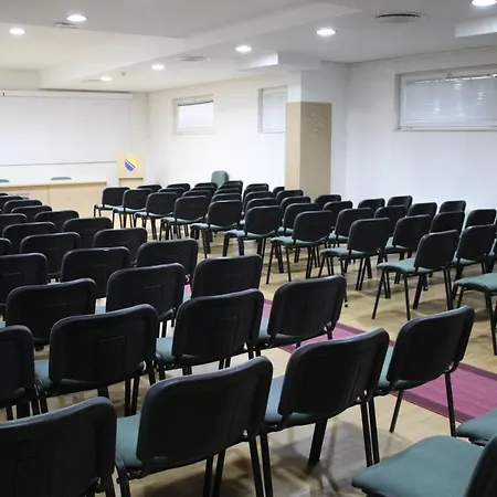 מלון Student 4*